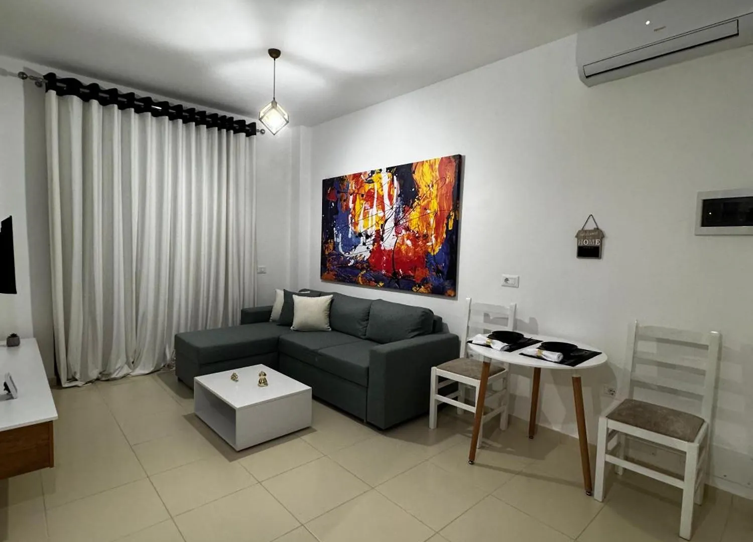 Aaron'S Suite Apartment Tirana